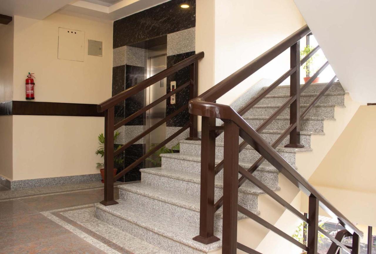Hotel Silverline Покхара Экстерьер фото