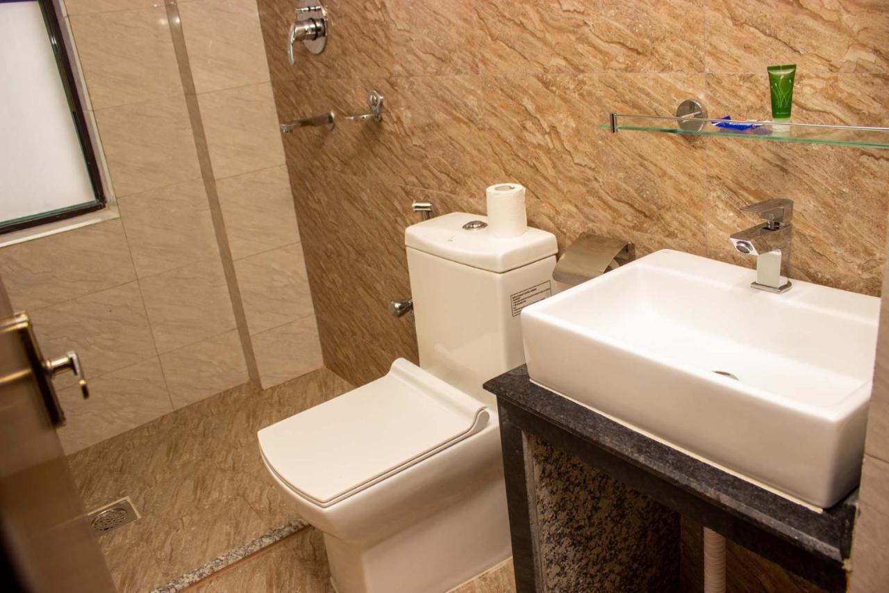 Hotel Silverline Покхара Экстерьер фото