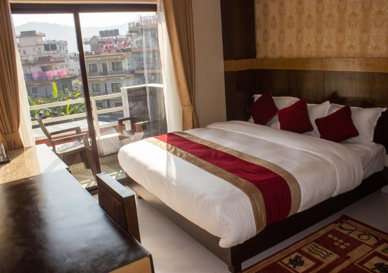 Hotel Silverline Покхара Экстерьер фото